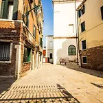 Accademia Design Apartment, Dorsoduro Venedig