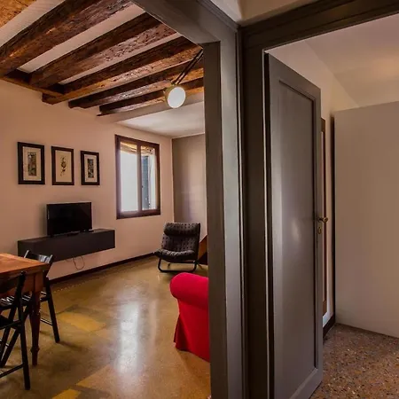 Accademia Design Apartment, Dorsoduro Apartment *